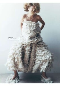 Elle UK September 2025_16.jpg