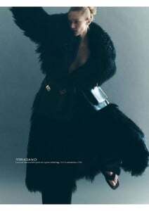 Elle UK September 2025_17.jpg