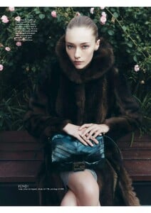 Elle UK September 2025_26.jpg