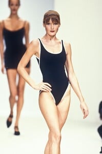 Herve Leger SS 1994 21.jpg