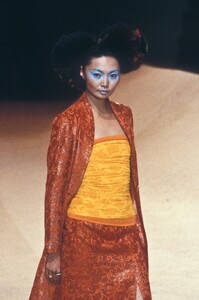 Kenzo 1998 Women RTW 32.jpg
