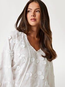 KiannaLS - Guess '25_Flowing tunic blouse4_W5GH0YWHAJ0-G011-ALT3.jpg