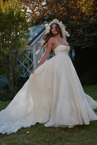 LR_SELKIE_UNVEILED_HEART191_dc21cd2c-f446-4ae2-a8c3-b27a70554c24.jpg