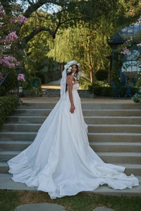 LR_SELKIE_UNVEILED_HEART197_10d3dd42-30e9-41f7-ab9f-80d4489d1f97.jpg