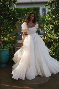 LR_SELKIE_UNVEILED_HEART272_63c8b372-8fcb-4798-937d-ebeed6a7fdf1.jpg