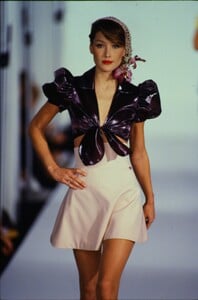 Marc Jacobs Spring 1995 11.jpg