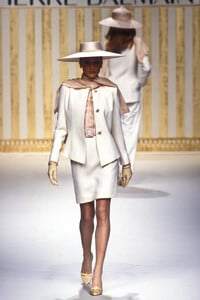 Pierre Balmain 1994 Haute Couture 38.jpg