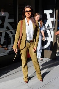Priyanka_Chopra_Jonas_is_seen_leaving_Good_Morning_America_on_June_242C_2025_in_New_York_City_284929.jpg
