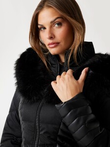 SeylaZ - Guess '25_Faux fur hood puffer6_W4BL61WGLZ0-JBLK-ALT3.jpg
