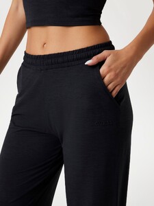 SeylaZ - Guess '25_Regular-fit joggers5_V5YB16KCX82-H91K-ALT3.jpg