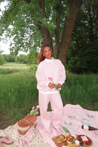 Shop Janae - Strawberry Milk Mockneck - 9_C22D8906-25E8-4A5F-8D54-020C26780D91.jpg