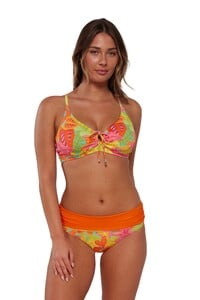 TMorland - Sunsets - Citrus Grove Sandbar Rib Capri High Waist S_13 - Active front pose  (1).jpg