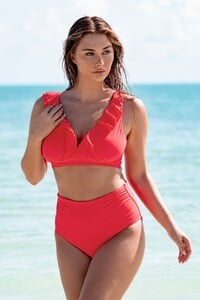 TMorland - Sunsets - Geranium Willa Wireless  WireFree Bikini_12 - 546-geran-ifestyle_2.jpg