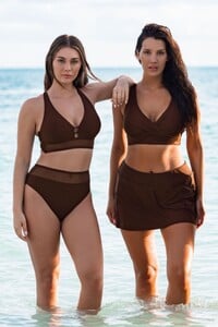 TMorland - Sunsets - Tiki Brown Sporty Swim Skirt Activewear Sko_11 - Sunsets Tiki Brown Sporty Swim Skirt XS_40B.jpg