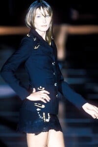 Versace 1994 Women RTW 90.jpg