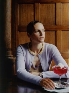 Vogue Polska 07-2025_23.jpg