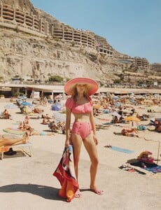 W Magazine May 2017 -1.jpg