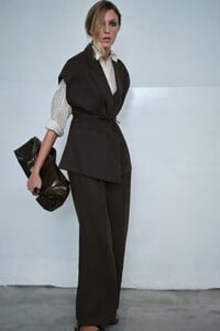 Zara 08-2025_2.jpg