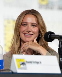 ashley-1.jpg