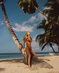 bikinilovers_1753728910_3686867777826973307_267768073.jpg