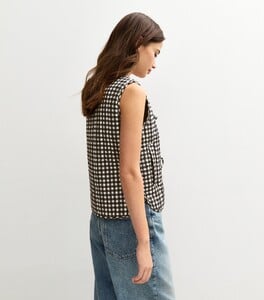black-sleeveless-gingham-print-padded-jacket5.jpg