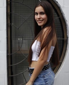caroyaanez_69beeda6af0e4a59ad21a93e9f174b1d.jpg