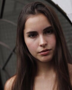 caroyaanez_b8c53667459c4108b70cc01db458aa99.jpg