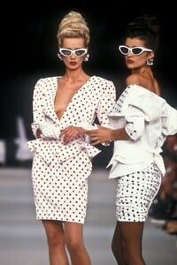 katarina & claire atkinson eu8819.jpg