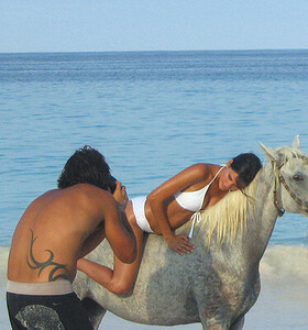 06_ydr__girl_horse.jpg