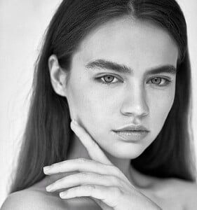 1-veronika-s-main-bo.jpg