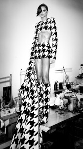 [2025.08.14] izabelgoulart_3699068996570122283.jpg