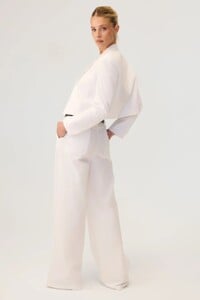 HYP-OWB002-WHT_HYP-BPT001-WHT_1467.jpg