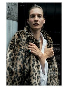 SV_Vogue Japan_Three Days in Tokyo _3_0.jpg