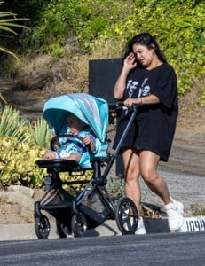 vanessa-hudgens-rocks-graphic-tee-los-angeles-stroll-1.jpg