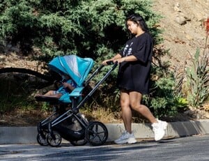 vanessa-hudgens-rocks-graphic-tee-los-angeles-stroll-3.jpg