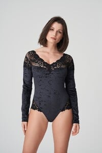 vjq1118full-sabrina-laport.jpg