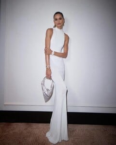 [2025.09.10] izabelgoulart_545013262_18528880822029414_2853333751066668473_n.jpg