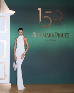[2025.09.10] izabelgoulart_546487908_18528880912029414_7486276841602161075_n.jpg