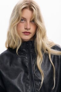 25WAIA08_2000_3.jpg