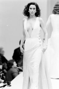CBurt-MilaSchonSpring-1990-CoutureCollection  (1b).jpg