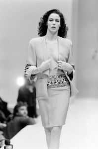 CBurt-MilaSchonSpring-1990-CoutureCollection  (5).jpg