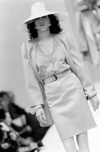 CBurt-MilaSchonSpring-1990-CoutureCollection  (6).jpg