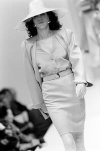 CBurt-MilaSchonSpring-1990-CoutureCollection  (7).jpg