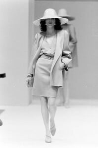 CBurt-MilaSchonSpring-1990-CoutureCollection  (8).jpg