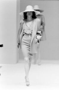 CBurt-MilaSchonSpring-1990-CoutureCollection  (9).jpg