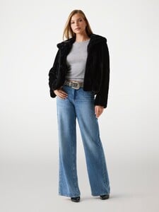 LilouEA - Guess Faux fur jacket4_W0BL0NWDCH0-JBLK-ALT1.jpg
