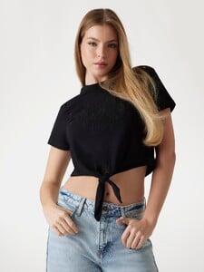 LilouEA - Guess_Cropped boxy logo T-shirt Women-6 - W5GI18I3Z14-JBLK.jpg