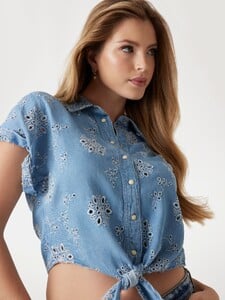 LilouEA - Guess_Cropped denim shirt Women-5 - W5GH34D5N63-B0MI-ALT3.jpg