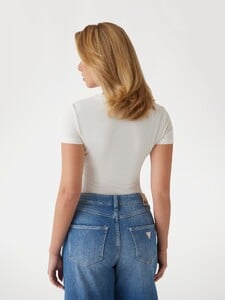 PChetrit - Guess_Peony logo T-shirt Women-5 - W5RI82J1314-G012-ALT2.jpg