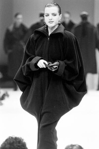 adeIia-Versace Fall 1985 Ready to Wear   (1).jpg
